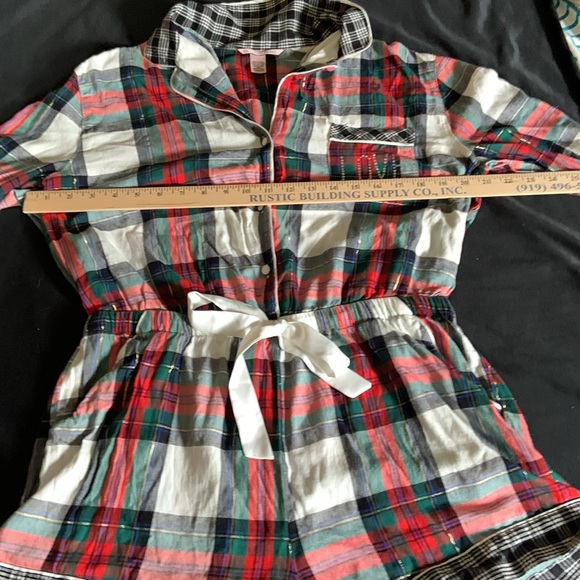 Victoria’s Secret plaid flannel romper size large. 3/4 sleeve super cute comfy. - Picture 11 of 14